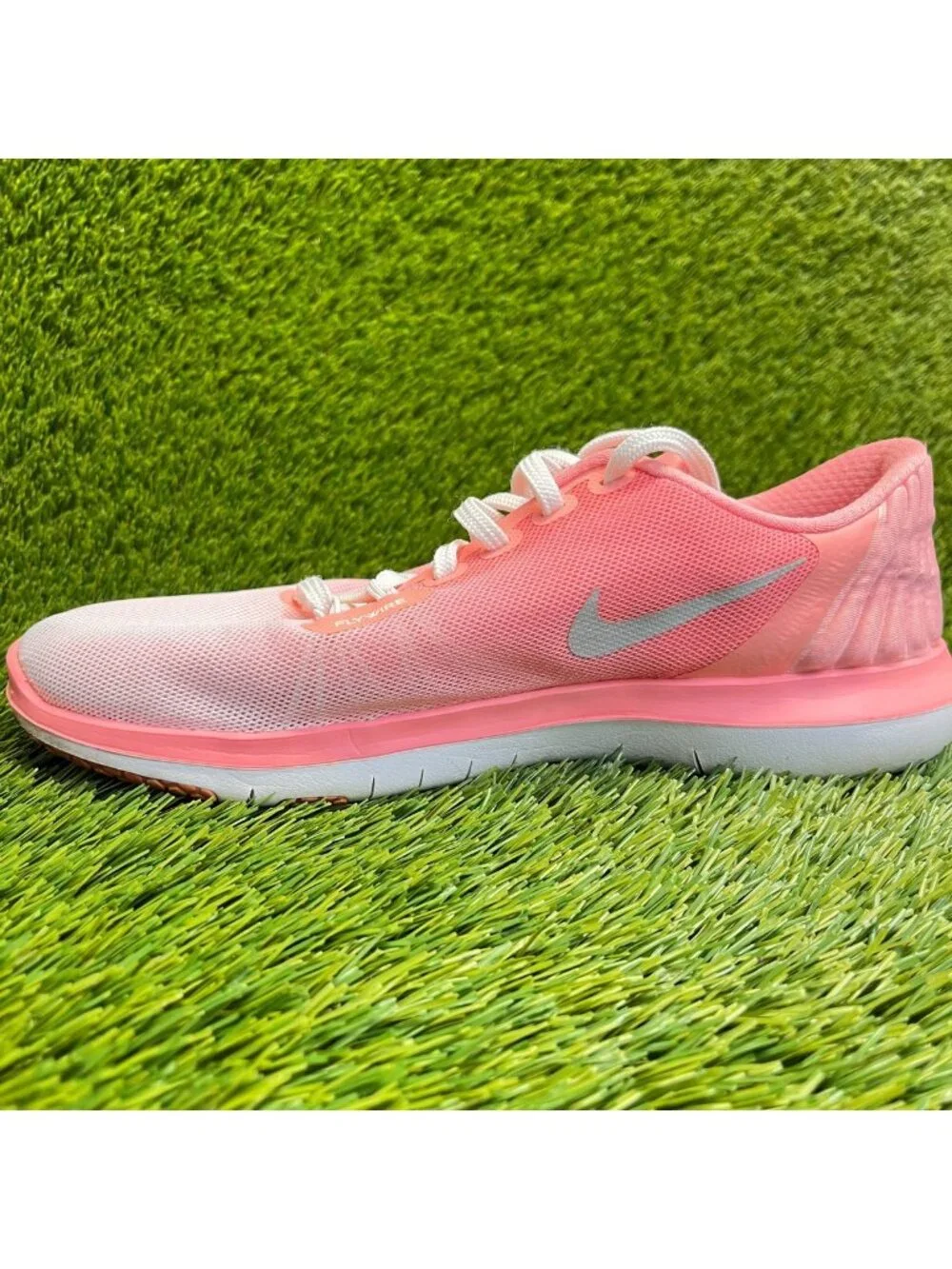 Nike Flex Supreme TR5 Womens Size 9 Pink White Athletic Running Shoes Sneakers